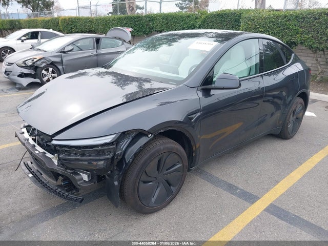 2026 TESLA MODEL Y 7SAYGDED2TF524907 Photo 1