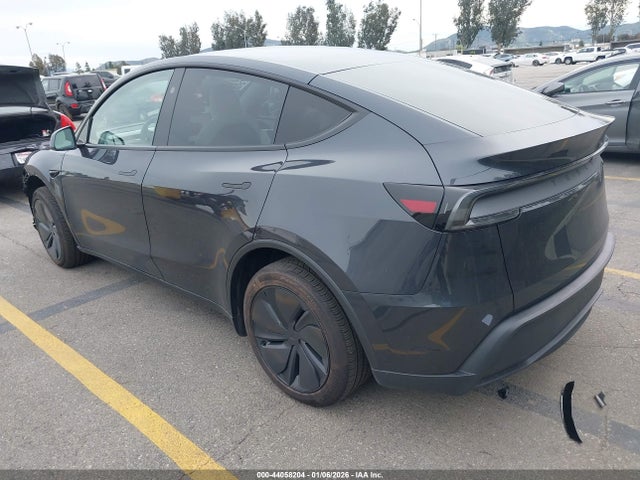 2026 TESLA MODEL Y 7SAYGDED2TF524907 Photo 2