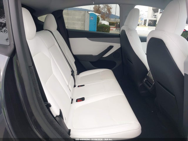 2026 TESLA MODEL Y 7SAYGDED2TF524907 Photo 7