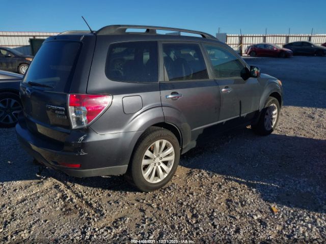 2013 SUBARU FORESTER JF2SHADC5DH415982 Photo 3