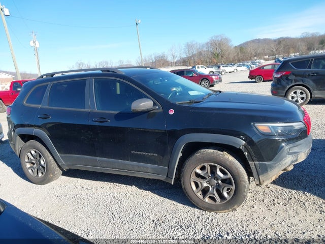 1C4PJMBXXKD250810 Jeep Cherokee Trailhawk 4x4