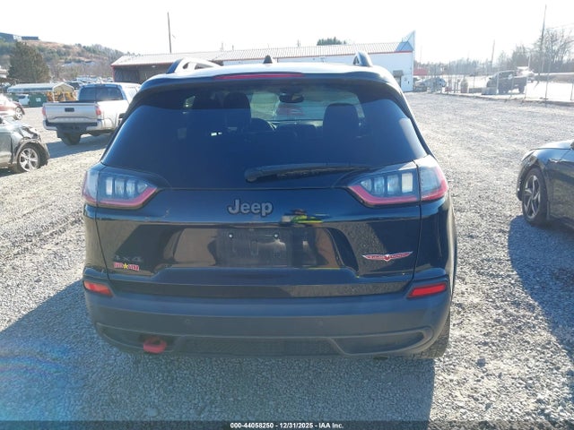 1C4PJMBXXKD250810 Jeep Cherokee Trailhawk 4x4