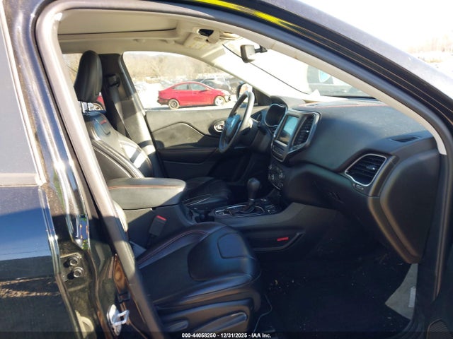 1C4PJMBXXKD250810 Jeep Cherokee Trailhawk 4x4