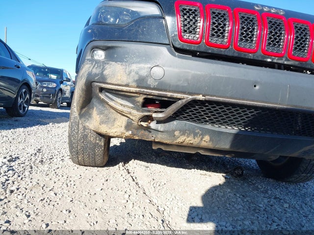 1C4PJMBXXKD250810 Jeep Cherokee Trailhawk 4x4