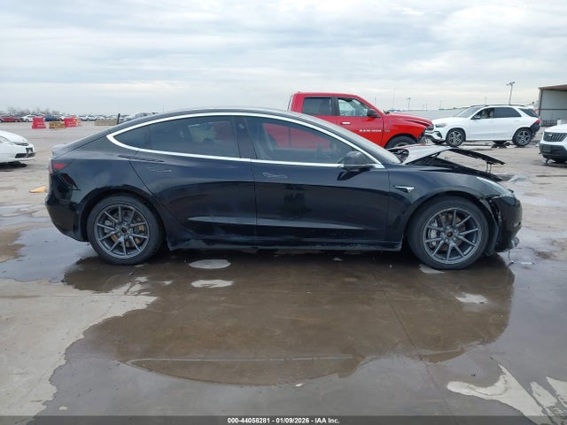44058281 :رقم المزاد ، 5YJ3E1EB2KF441857 vin ، 2019 Tesla Model 3 Long Range/performance مزاد بيع