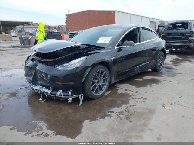44058281 :رقم المزاد ، 5YJ3E1EB2KF441857 vin ، 2019 Tesla Model 3 Long Range/performance مزاد بيع
