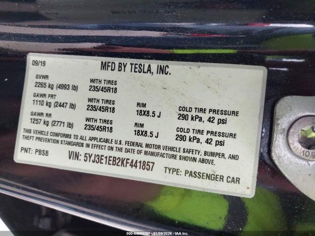 44058281 :رقم المزاد ، 5YJ3E1EB2KF441857 vin ، 2019 Tesla Model 3 Long Range/performance مزاد بيع