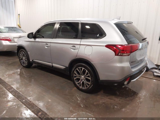 2017 MITSUBISHI OUTLANDER JA4AZ2A34HZ035396 Photo 2