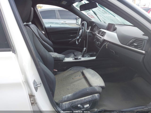 2018 BMW 320I WBA8E1G50JNU91893 Photo 4