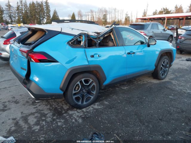 2019 TOYOTA RAV4 2T3J1RFVXKC025139 Photo 3