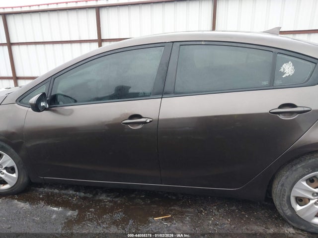 2017 Kia Forte Lx მანქანა იყიდება აუქციონზე, vin: 3KPFK4A77HE122283, აუქციონის ნომერი: 44058378