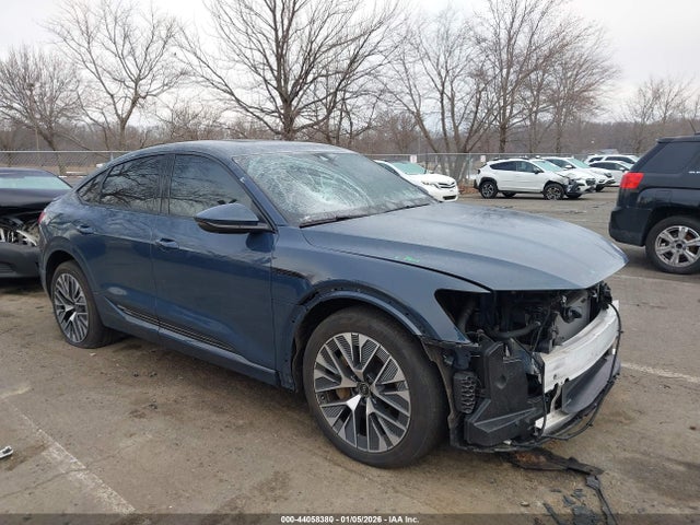 Продажа на аукционе авто 2024 Audi Q8 E-tron S Line Premium Plus Quattro, vin: WA1CAAGE7RB039374, номер лота: 44058380