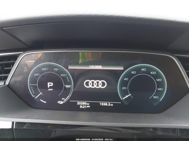 2024 AUDI Q8 E-TRON WA1CAAGE7RB039374 Photo 6