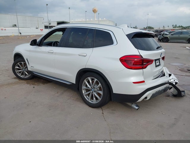 2018 BMW X3 5UXTR9C57JLD57126 Photo 2