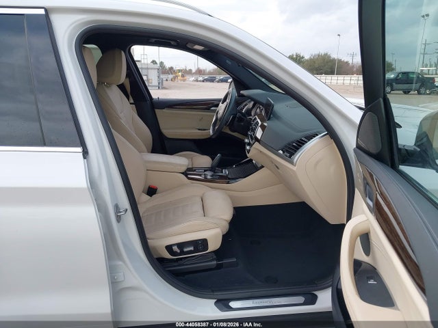 2018 BMW X3 5UXTR9C57JLD57126 Photo 4
