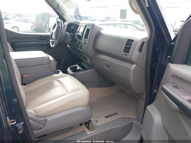 5BZAF0AA5HN851901 Nissan Nv Passenger Nv3500 Hd Sl V8