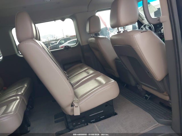 5BZAF0AA5HN851901 Nissan Nv Passenger Nv3500 Hd Sl V8