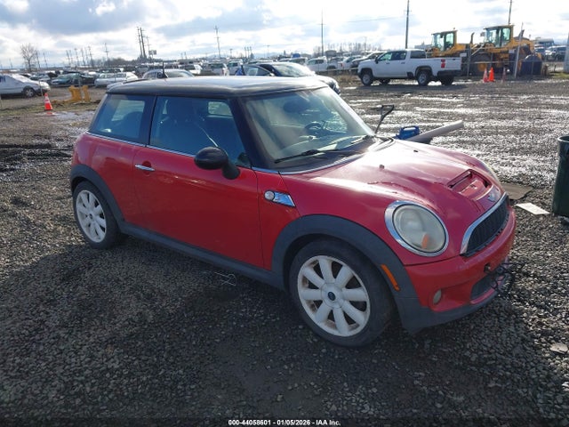 2007 MINI COOPER S WMWMF73507TL86800 Photo 0
