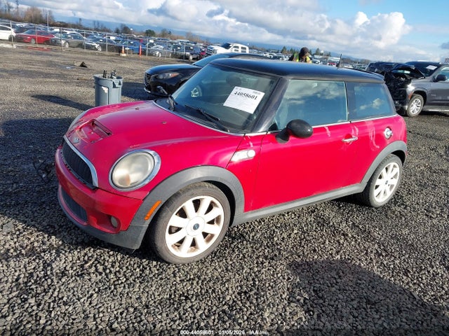 2007 MINI COOPER S WMWMF73507TL86800 Photo 1