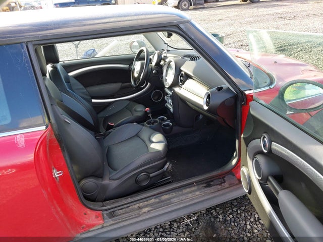 2007 MINI COOPER S WMWMF73507TL86800 Photo 4
