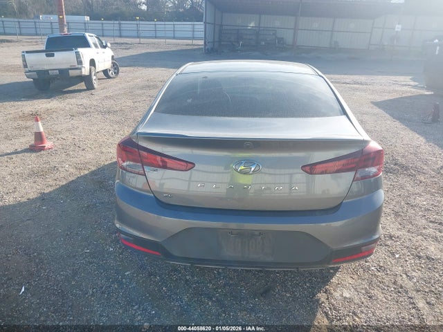Hyundai ELANTRA SE 2019 5NPD74LF2KH495506 Image 17