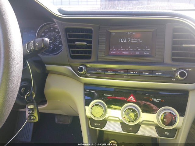 Hyundai ELANTRA SE 2019 5NPD74LF2KH495506 Image 19