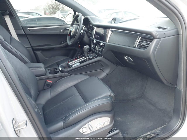 2024 PORSCHE MACAN WP1AF2A57RLB57835 Photo 4