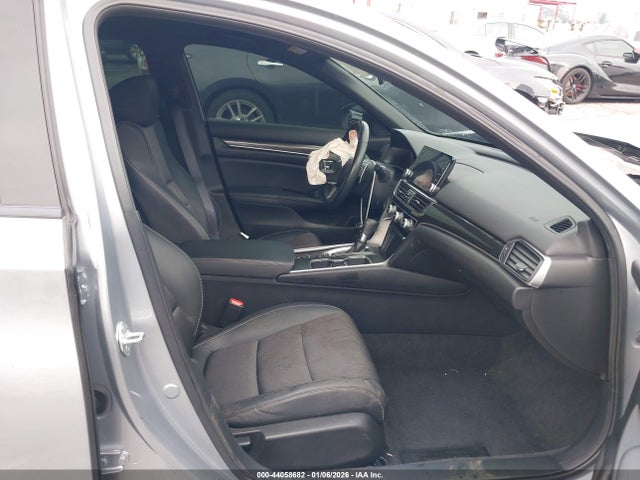 1HGCV1F38NA114093 Honda Accord Sport