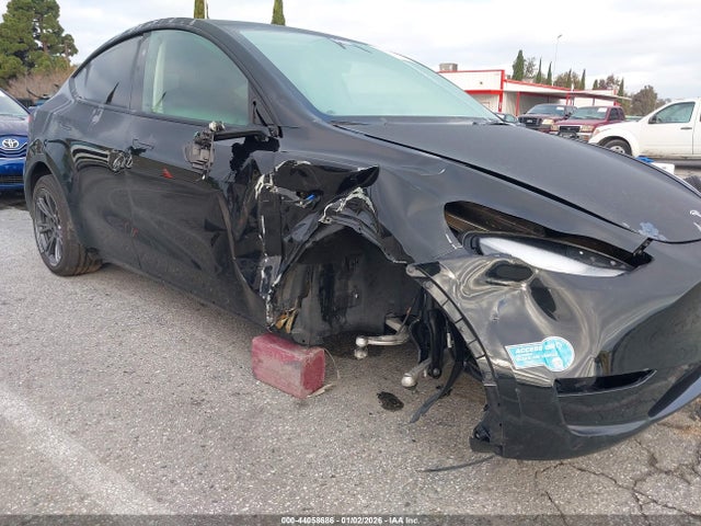 2025 TESLA MODEL Y 7SAYGAEE6SF262458 Photo 5