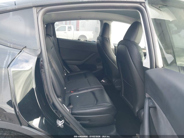 2025 TESLA MODEL Y 7SAYGAEE6SF262458 Photo 7