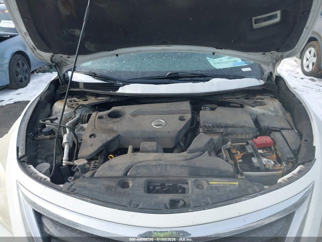 Продаж на аукціоні авто 2015 Nissan Altima 2.5 S, vin: 1N4AL3AP2FN405643, номер лоту: 44058790