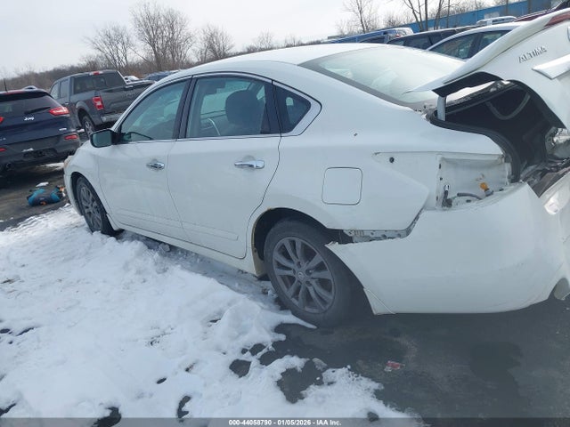 Продаж на аукціоні авто 2015 Nissan Altima 2.5 S, vin: 1N4AL3AP2FN405643, номер лоту: 44058790