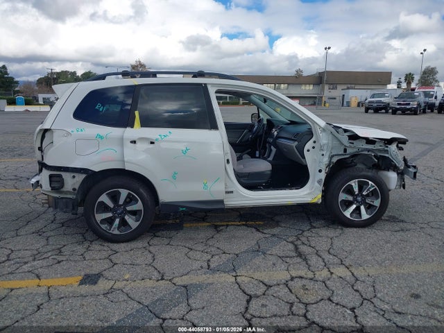 Subaru Forester 2.5i Premium 2017 JF2SJAECXHH424475 Image 14