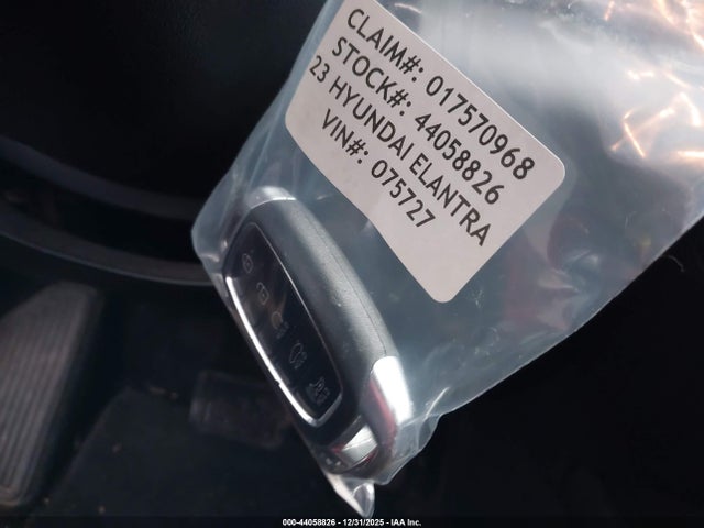 2023 HYUNDAI ELANTRA HYBRID KMHLM4AJ5PU075727 Photo 10