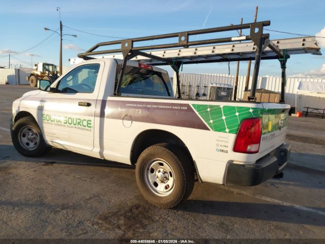 2016 RAM 1500 3C6JR6AG4GG357977 Photo 2