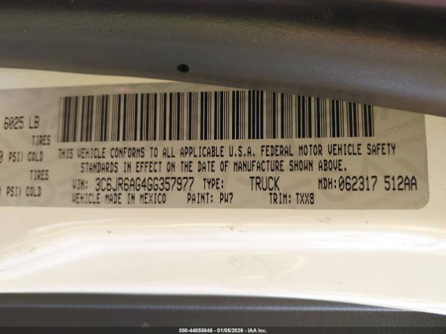 2016 RAM 1500 3C6JR6AG4GG357977 Photo 8