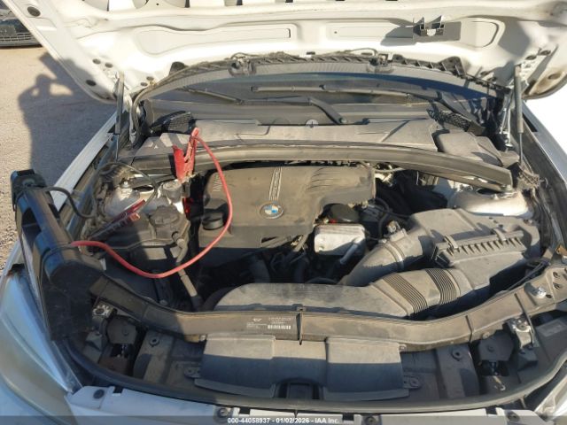 2014 BMW X1 WBAVM1C55EVW55608 Photo 9
