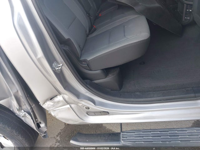 1C6RREFGXNN326176 RAM 1500 Big Horn 4x2 5&#039;7 Box