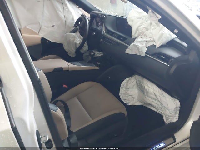 58ADA1C15MU003701 Lexus ES 300H