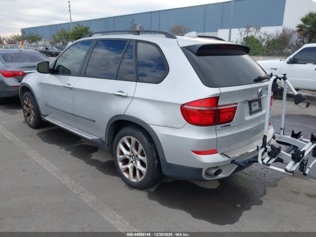 2011 BMW X5 5UXZV4C52BL402528 Photo 2