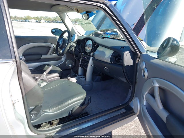 2003 MINI COOPER WMWRC33413TC38764 Photo 4