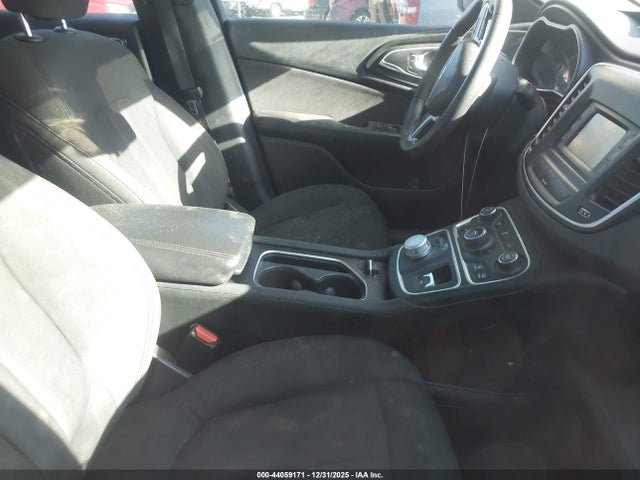 Chrysler 200 Limited 2015 1C3CCCAB7FN562998 Image 5