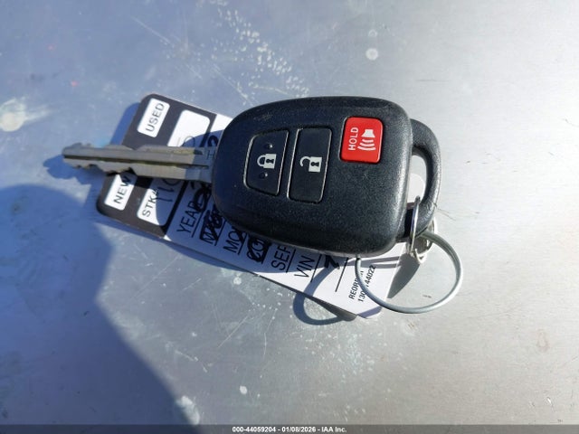 5TDZZRFH9KS307374 Toyota Highlander Le