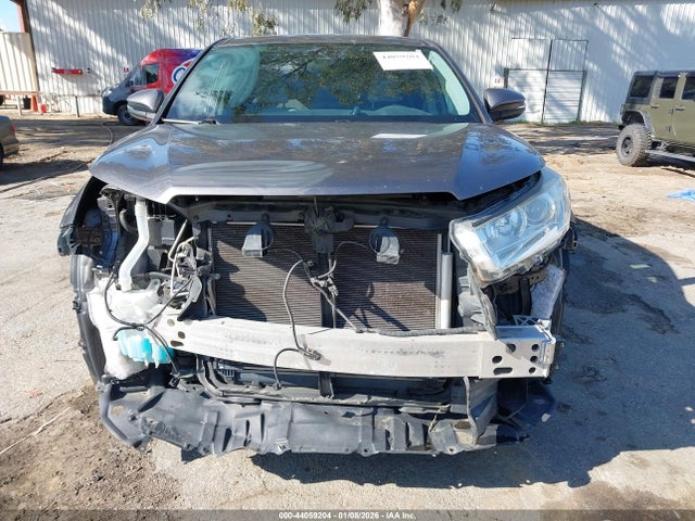 5TDZZRFH9KS307374 Toyota Highlander Le