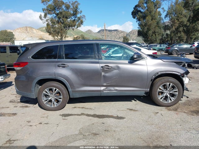 5TDZZRFH9KS307374 Toyota Highlander Le