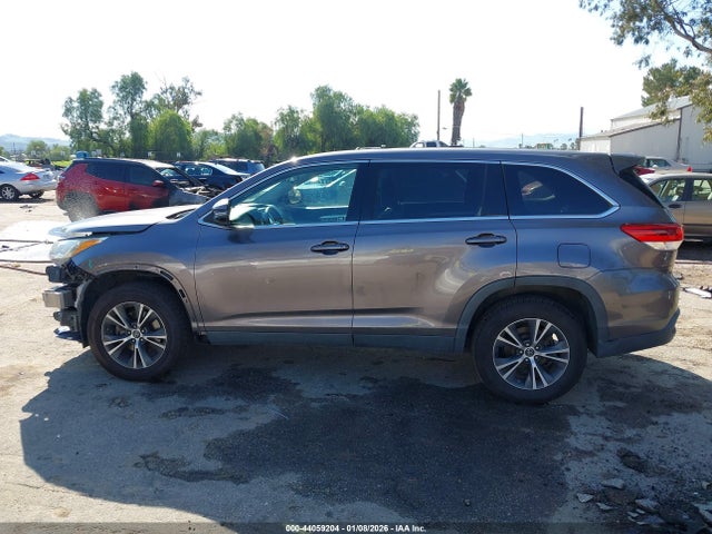5TDZZRFH9KS307374 Toyota Highlander Le