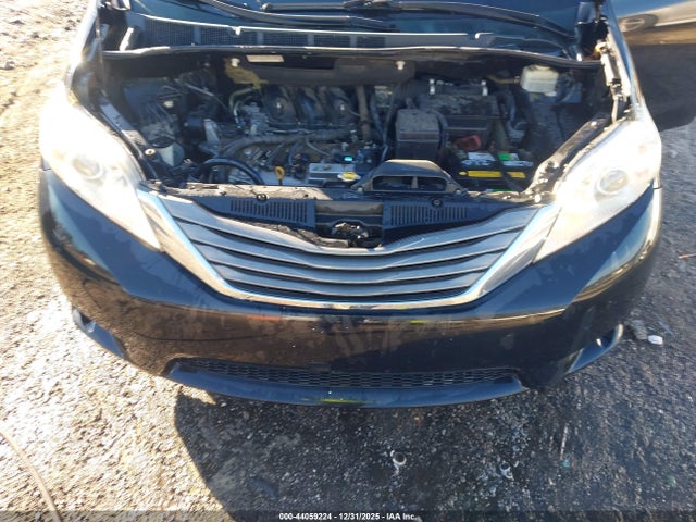 2012 Toyota Sienna Xle V6 8 Passenger მანქანა იყიდება აუქციონზე, vin: 5TDYK3DC9CS182673, აუქციონის ნომერი: 44059224