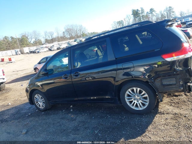 2012 Toyota Sienna Xle V6 8 Passenger მანქანა იყიდება აუქციონზე, vin: 5TDYK3DC9CS182673, აუქციონის ნომერი: 44059224