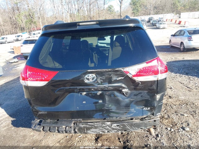 2012 Toyota Sienna Xle V6 8 Passenger მანქანა იყიდება აუქციონზე, vin: 5TDYK3DC9CS182673, აუქციონის ნომერი: 44059224