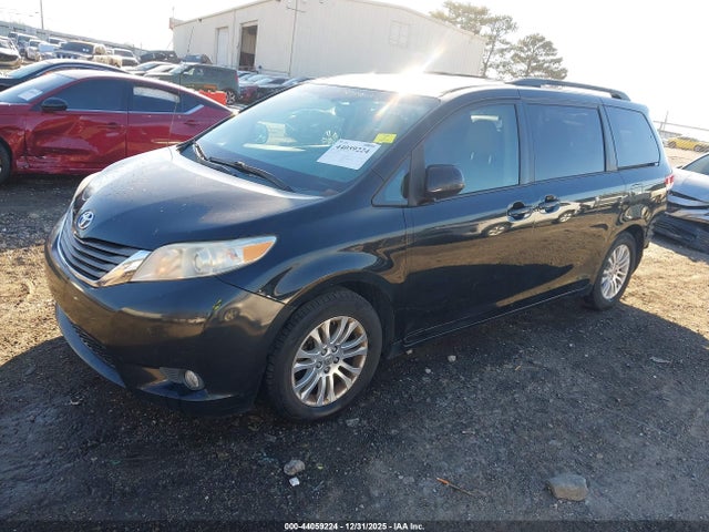 2012 Toyota Sienna Xle V6 8 Passenger მანქანა იყიდება აუქციონზე, vin: 5TDYK3DC9CS182673, აუქციონის ნომერი: 44059224